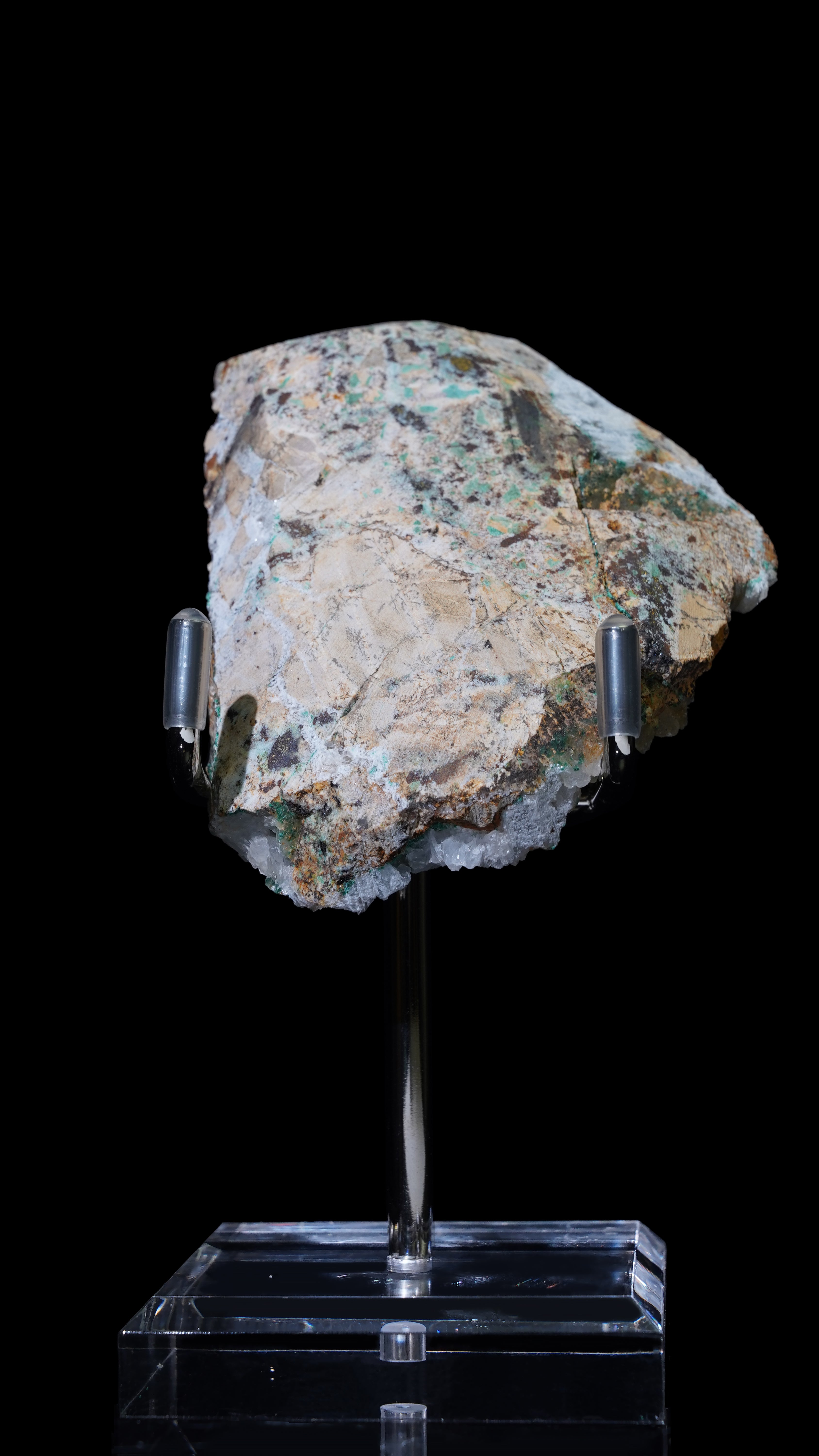 Quartz with Copper Minerals (106.3*78.9*40.3mm)
