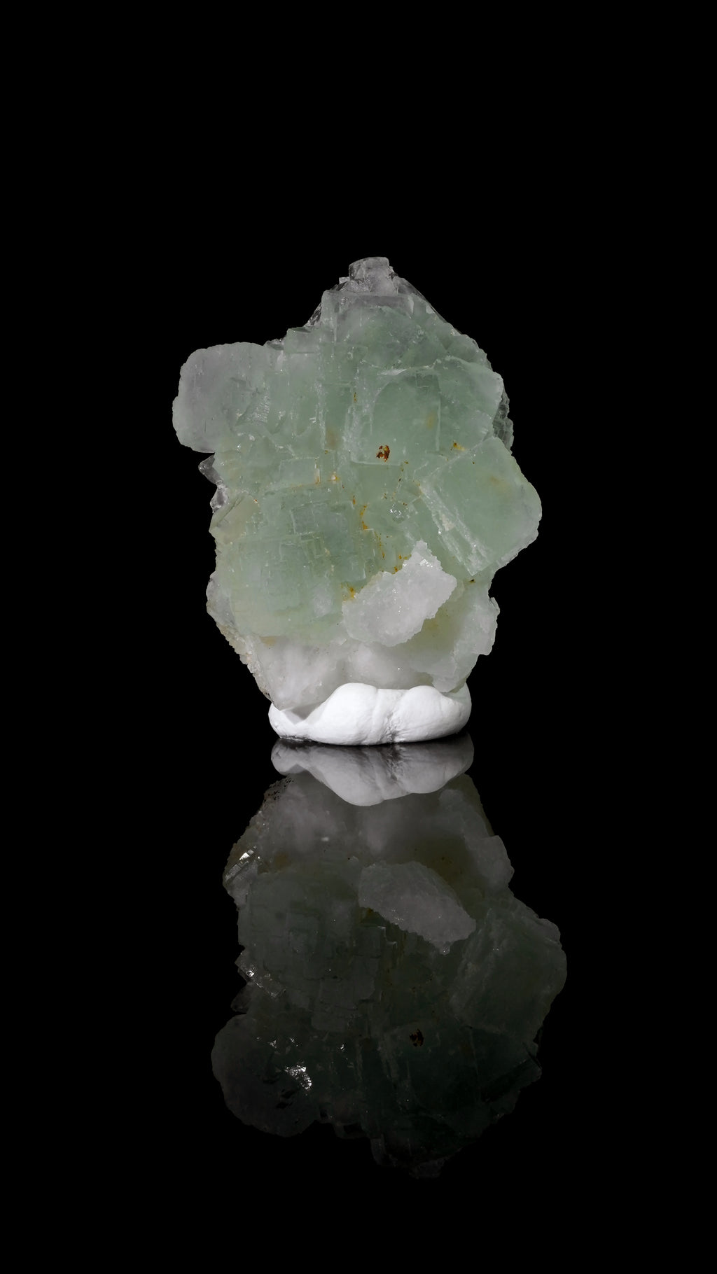 Layered Green Fluorite (50.3x37.1x24.9mm）