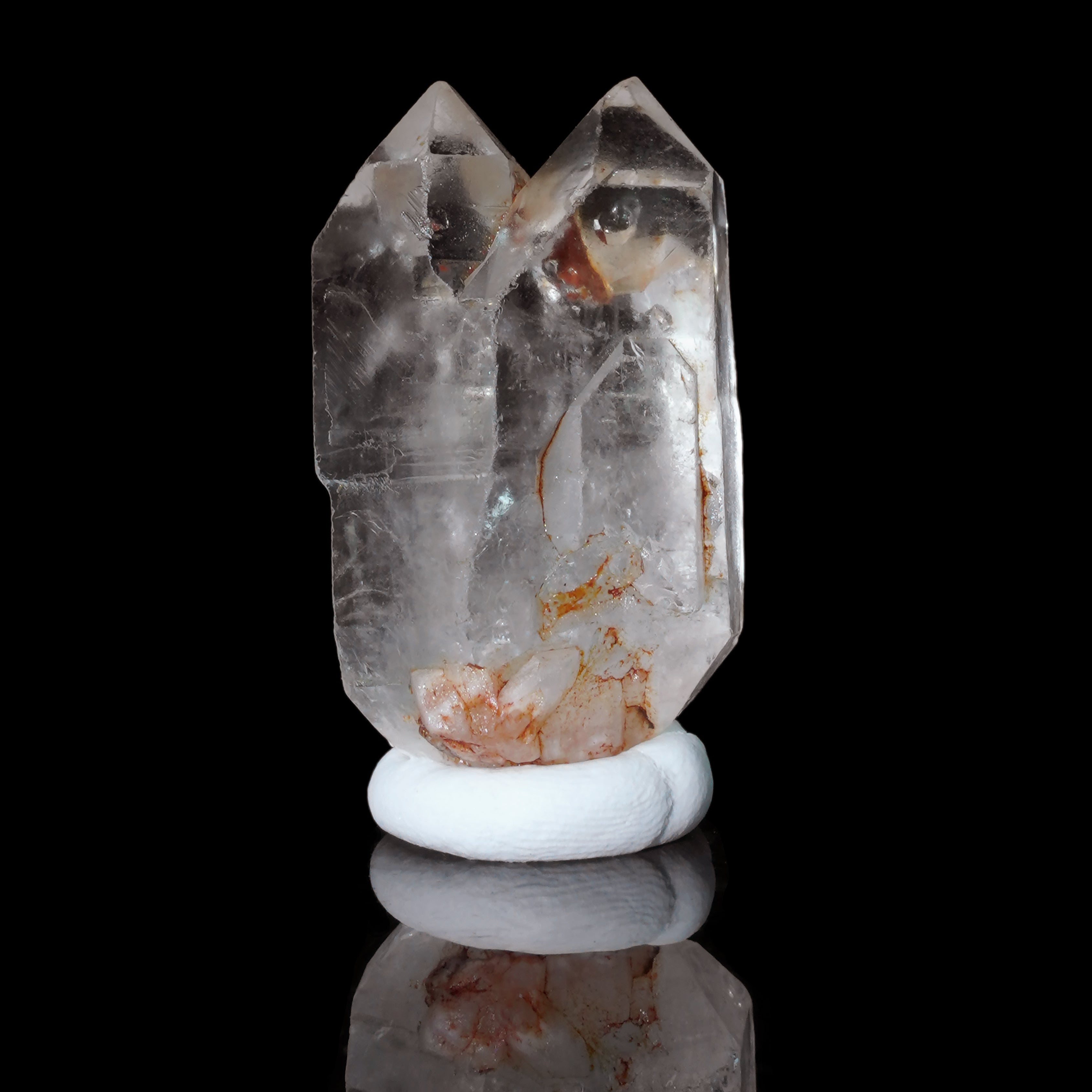 Petroleum Quartz · Twin Peaks (37.9*20.5*17.2mm)