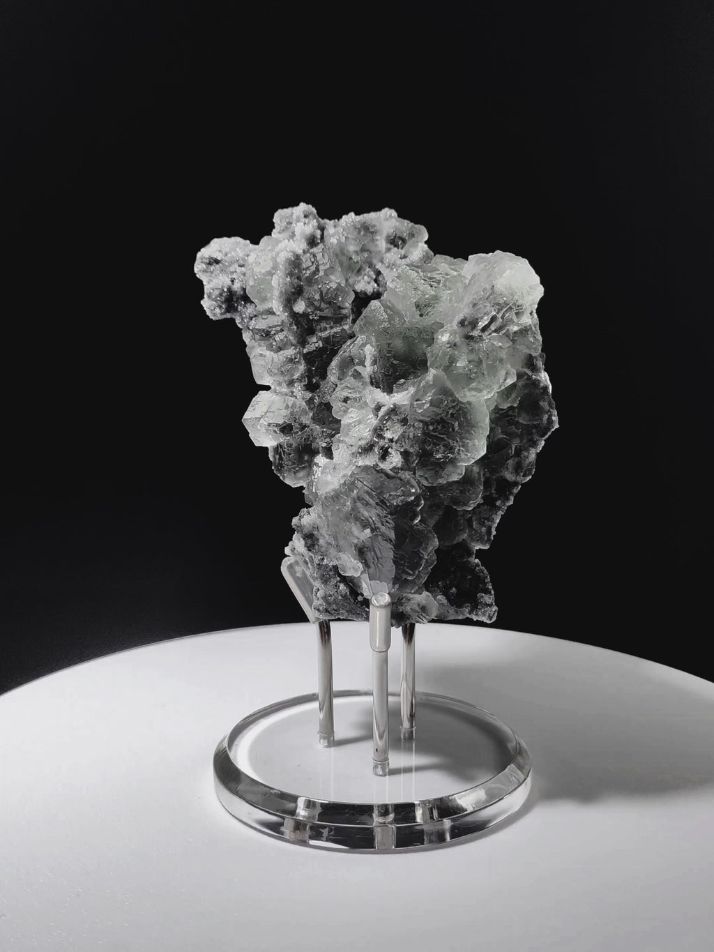 Gray Fluorite with Dark Mica (83*80.6*52.2mm)