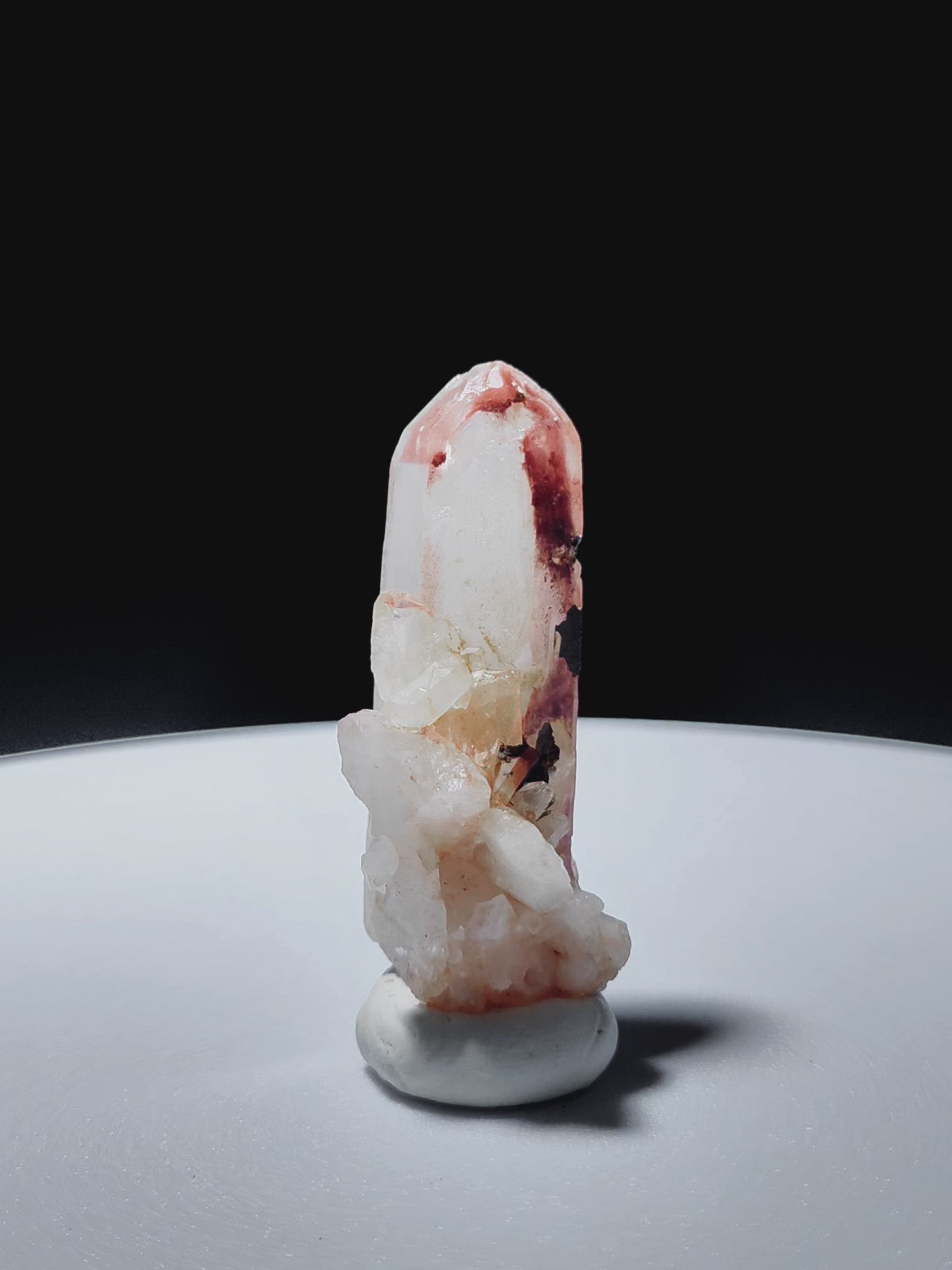 Hematite Quartz Cluster · Finger Form (49.2*20.9*20mm)