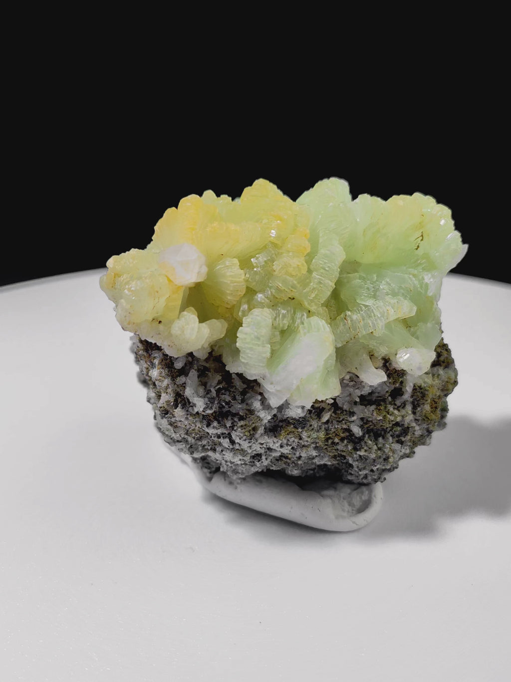 Prehnite (54*46*43mm)