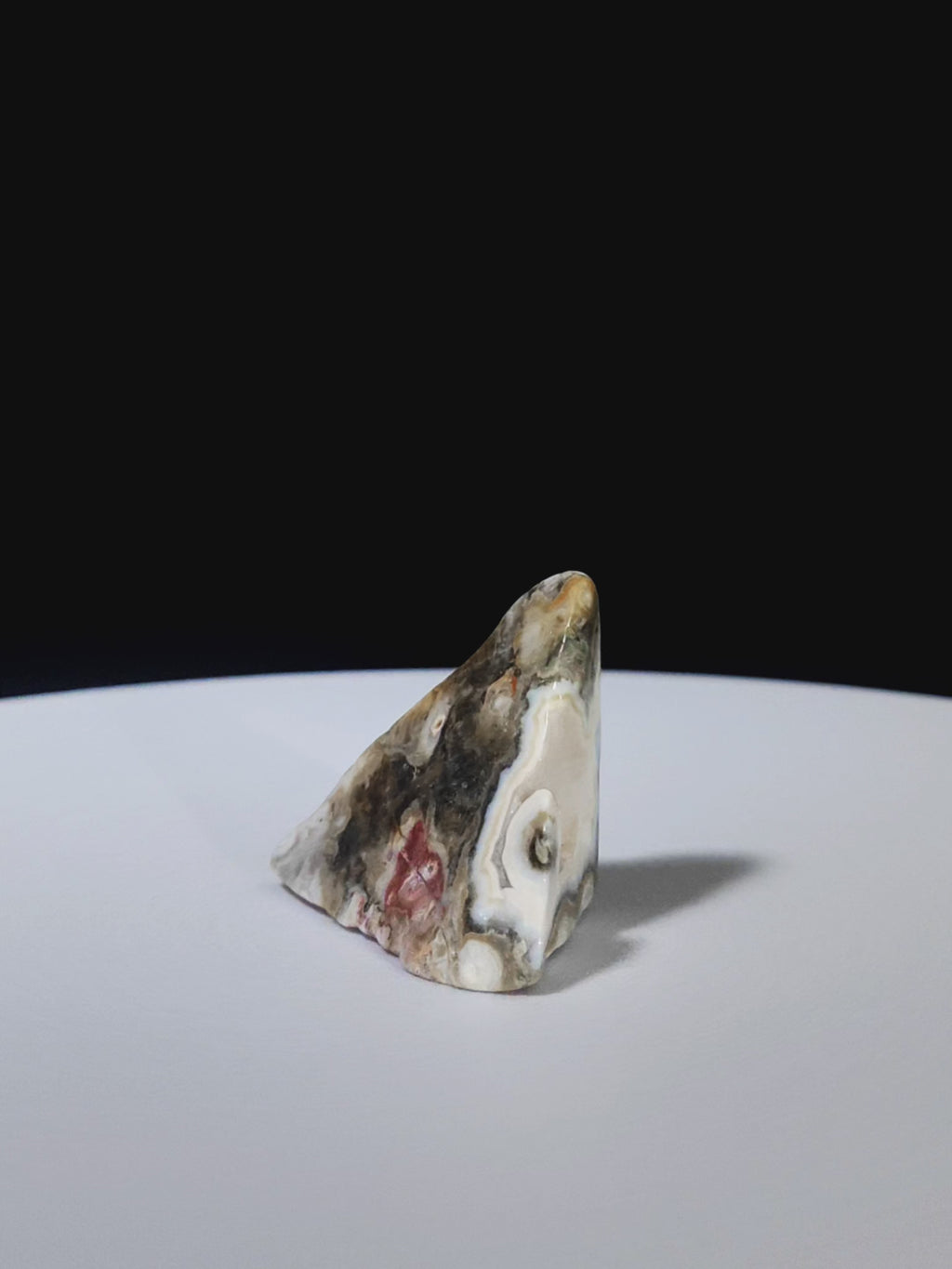 Ocean Jasper · Trigonal Form (34.9*27.2*19.3mm)