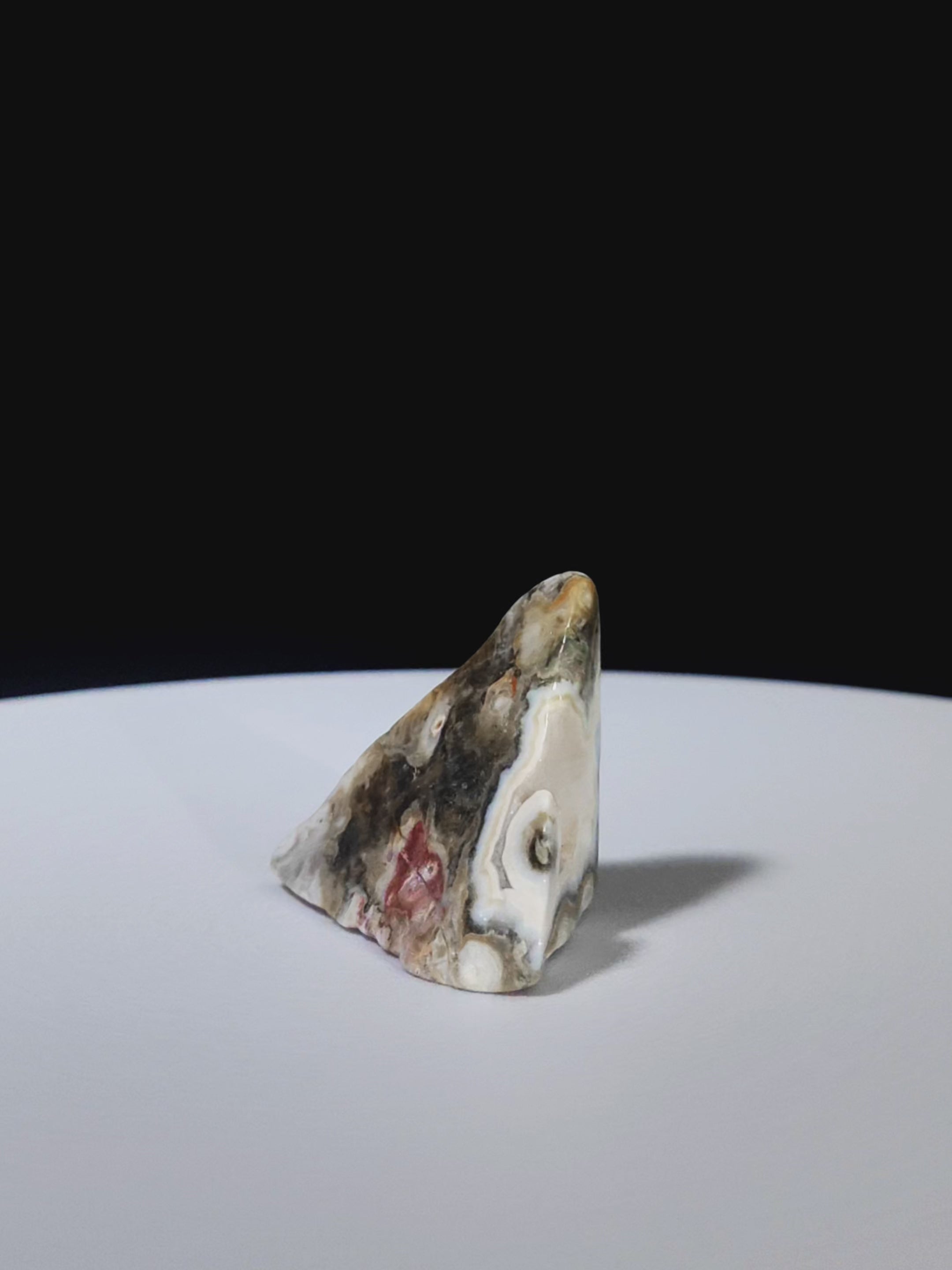 Ocean Jasper · Trigonal Form (34.9*27.2*19.3mm)