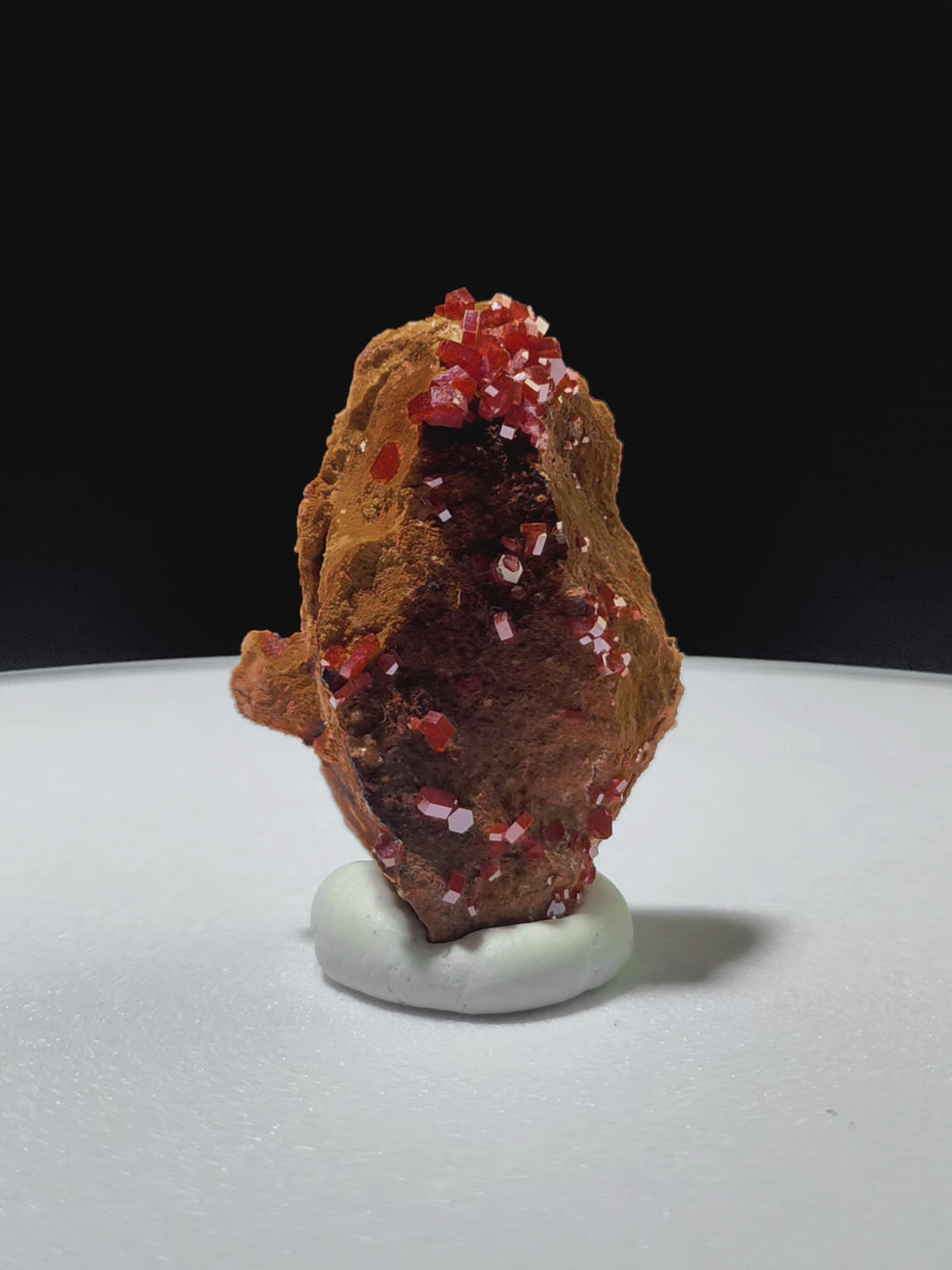 Vanadinite on Limonite (38.5*27.8*18.7mm)