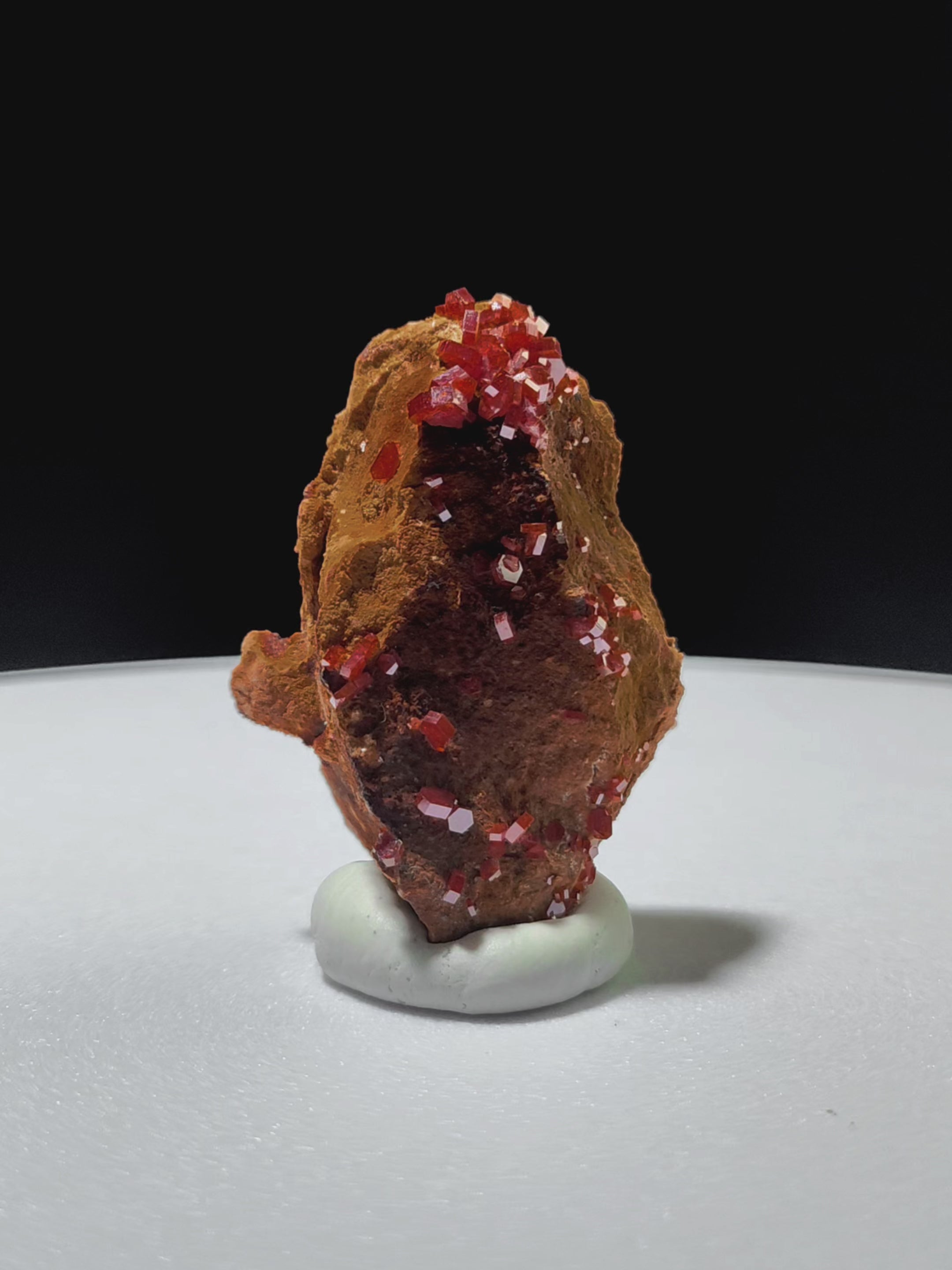 Vanadinite on Limonite (38.5*27.8*18.7mm)