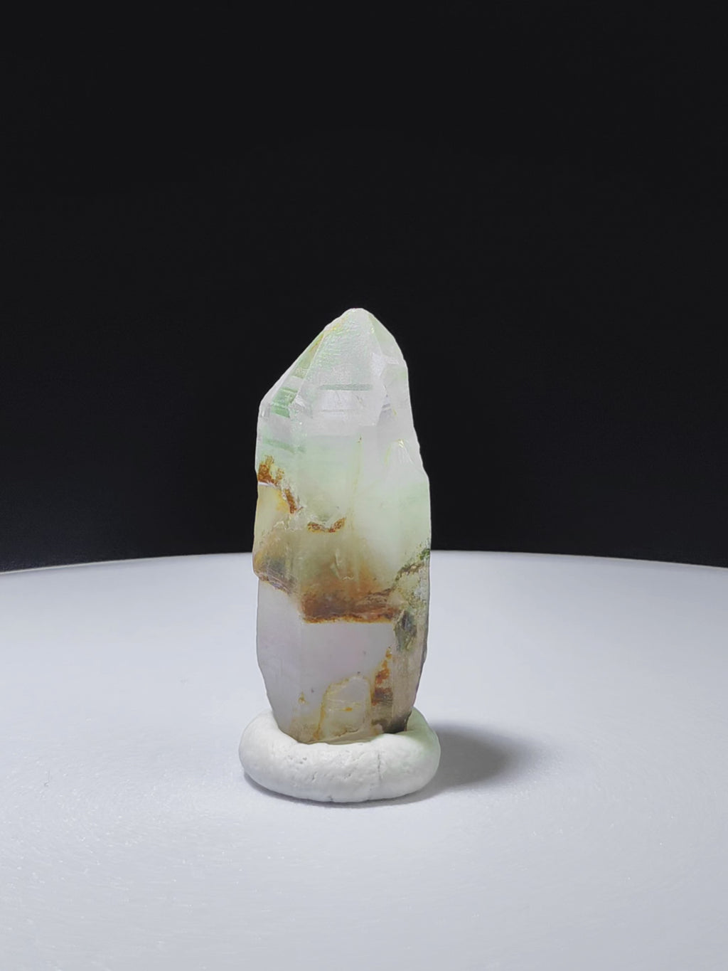 Green Phantom Quartz · Layered Structure (42.2*18.3*12.3mm)